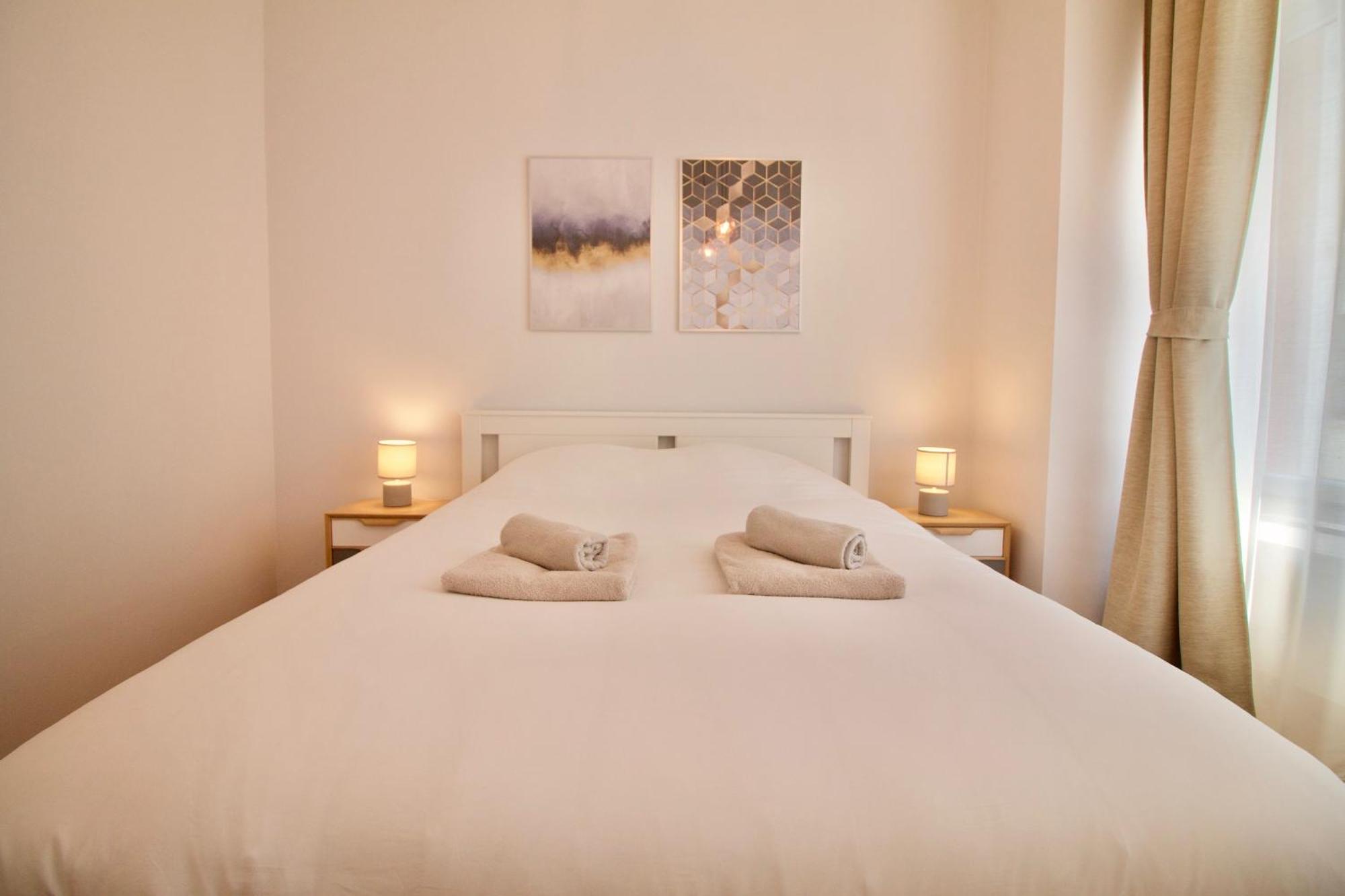 בריסל Heart Of Grand Place - Stunning 3Br Triplex מראה חיצוני תמונה